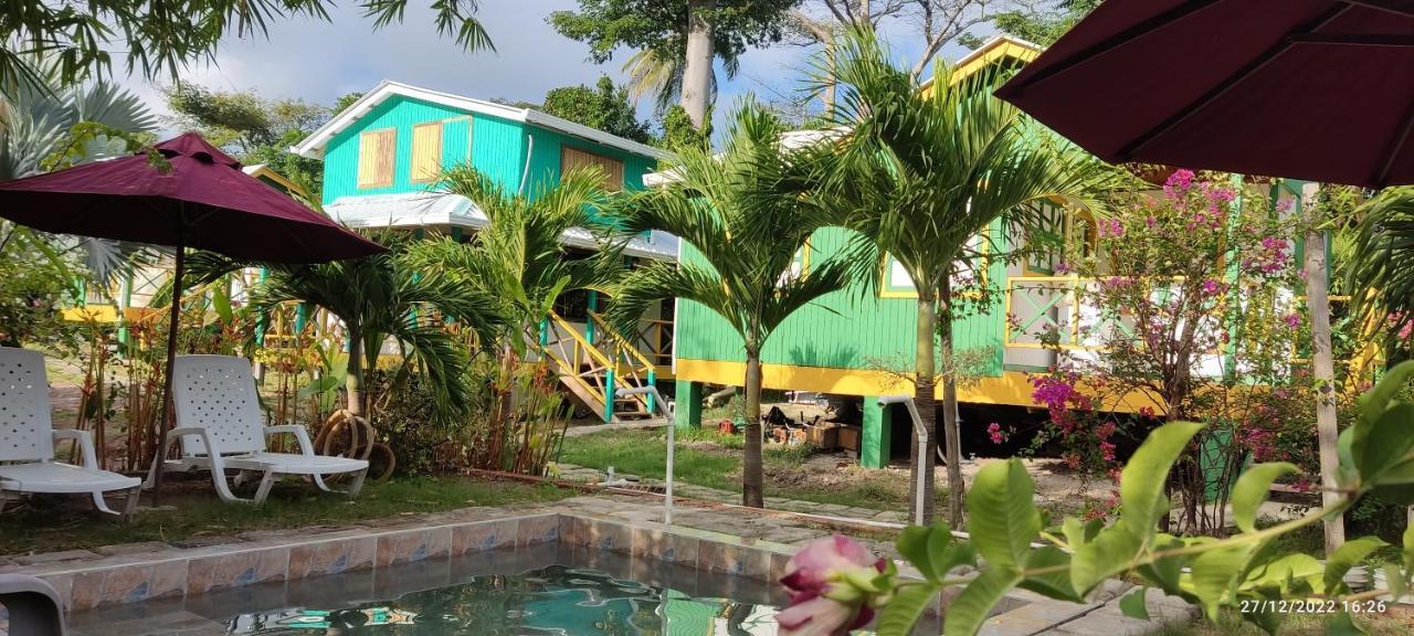 Hotel Yellow Home Providencia Isla South West Bay Eksteriør billede