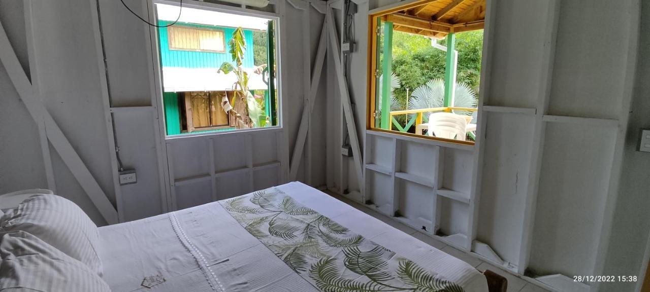 Hotel Yellow Home Providencia Isla South West Bay Eksteriør billede