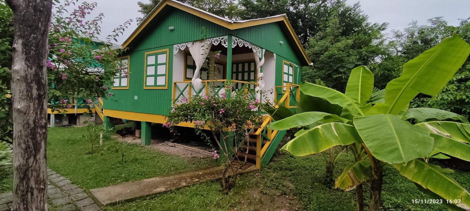 Hotel Yellow Home Providencia Isla South West Bay Eksteriør billede