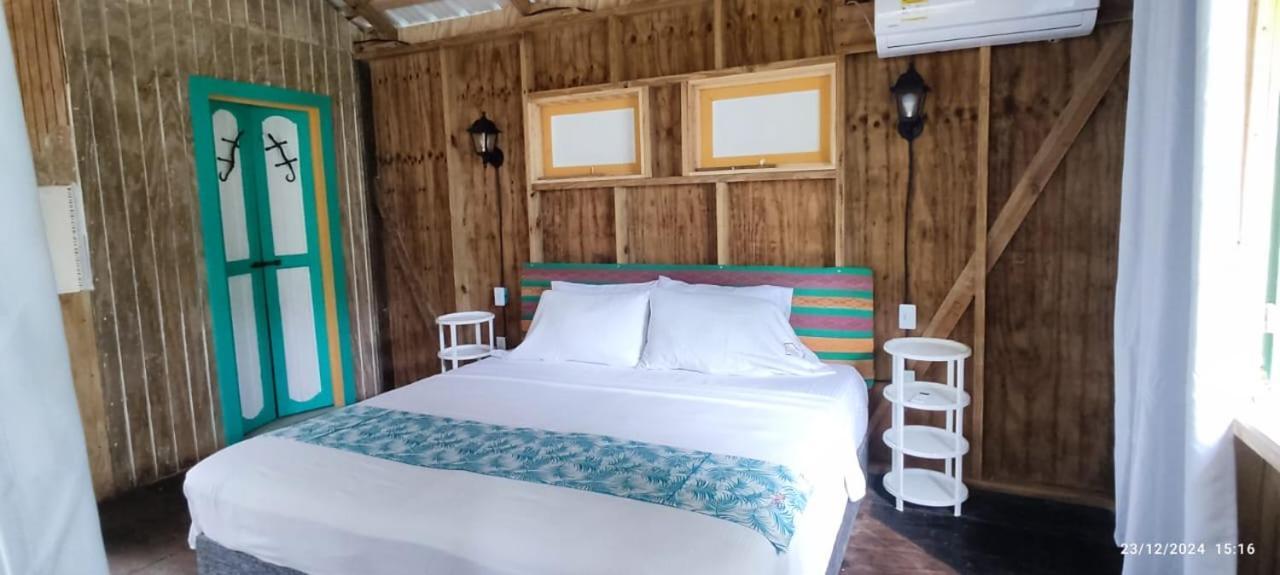 Hotel Yellow Home Providencia Isla South West Bay Eksteriør billede