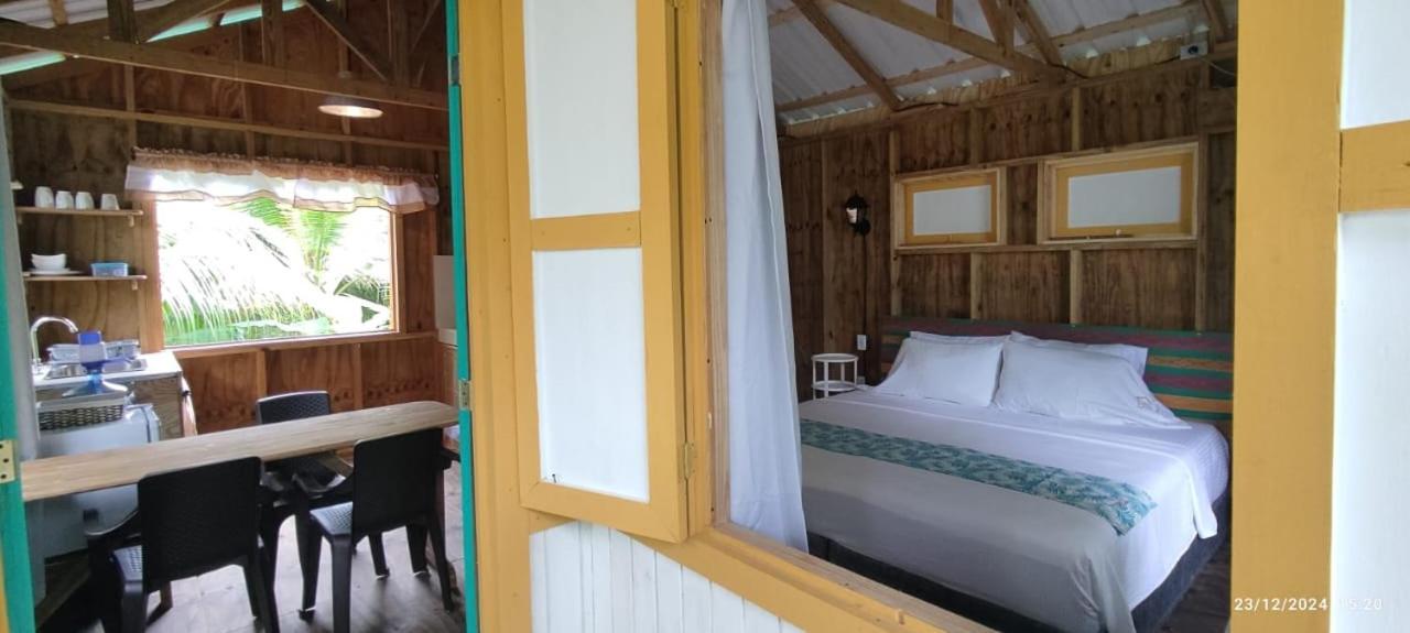 Hotel Yellow Home Providencia Isla South West Bay Eksteriør billede