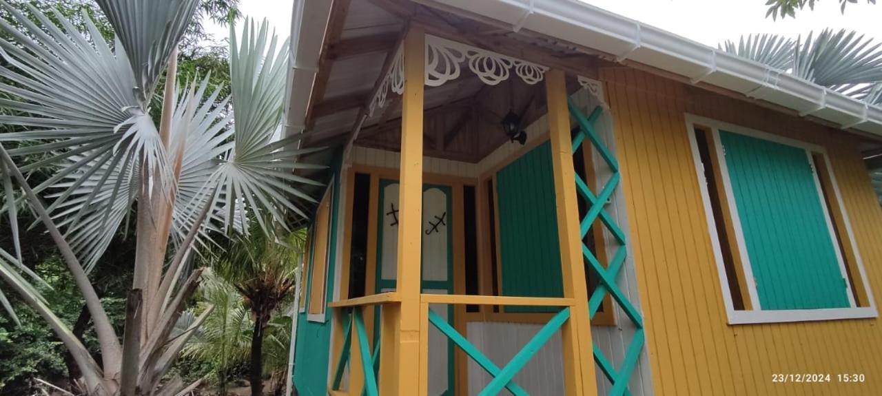 Hotel Yellow Home Providencia Isla South West Bay Eksteriør billede
